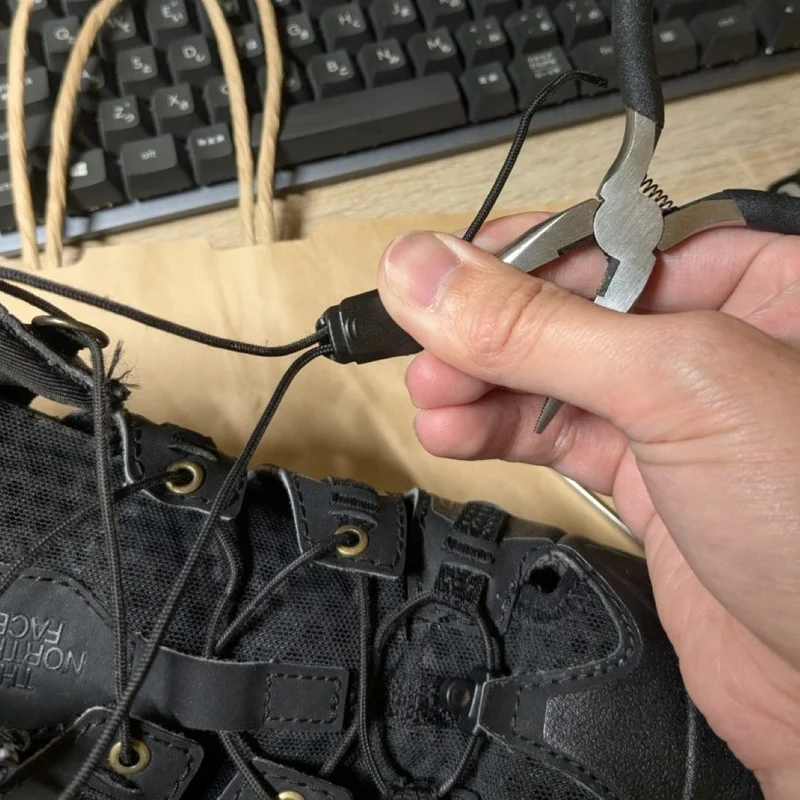絞るところの紐の通し方