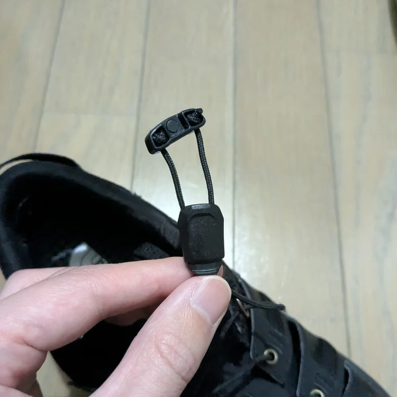 靴紐の先端部分