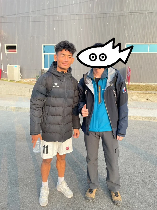Manang Marshyangdi Clubの選手との写真